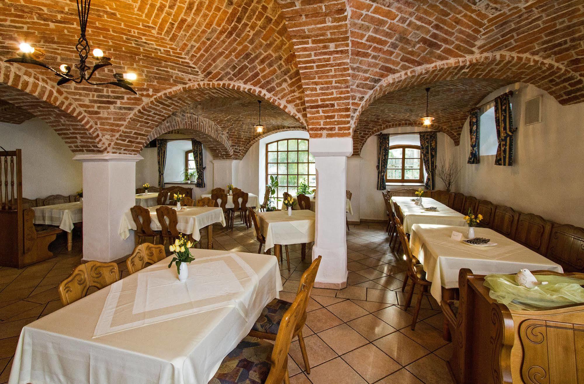 Brauereigasthof Stanglbraeu Hausen  Экстерьер фото